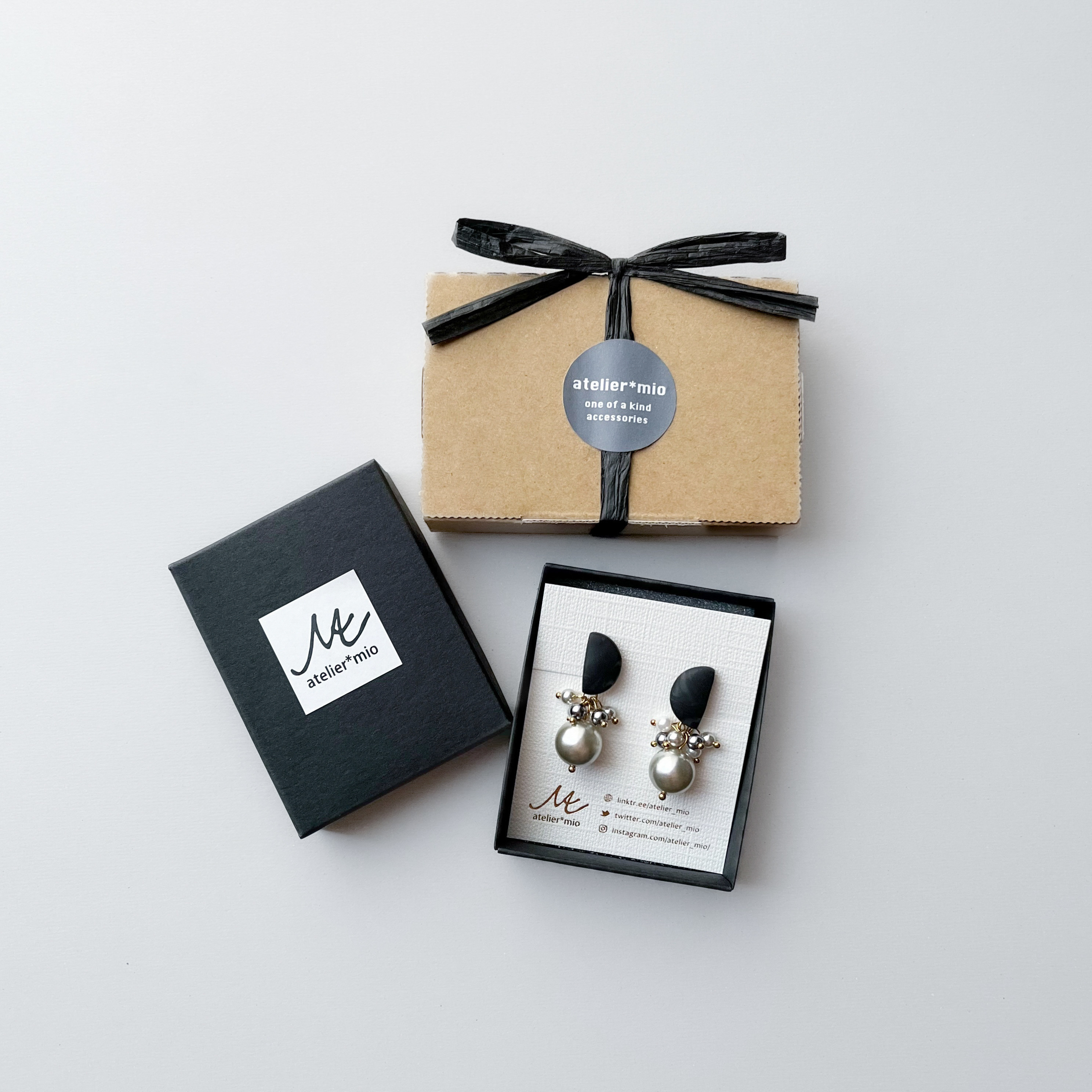 ポリマークレイ × 貝パールジュエル costume jewelry イヤリング -black-