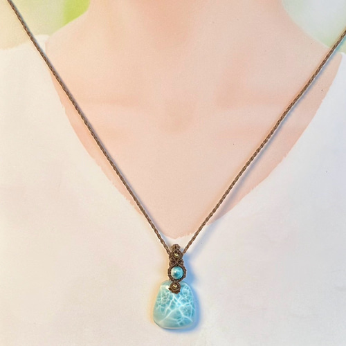 楽園』高品質ラリマーのマクラメペンダントネックレス ネックレス  