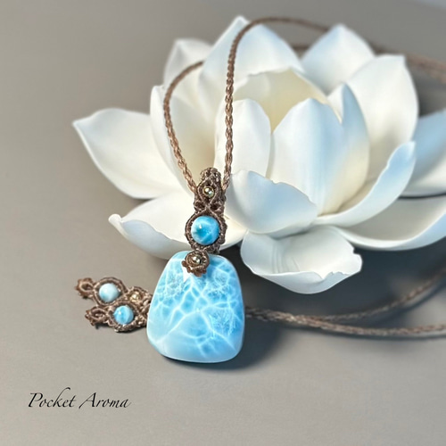 惑星』ラリマーとグリーンカイヤナイトのマクラメペンダントネックレス  