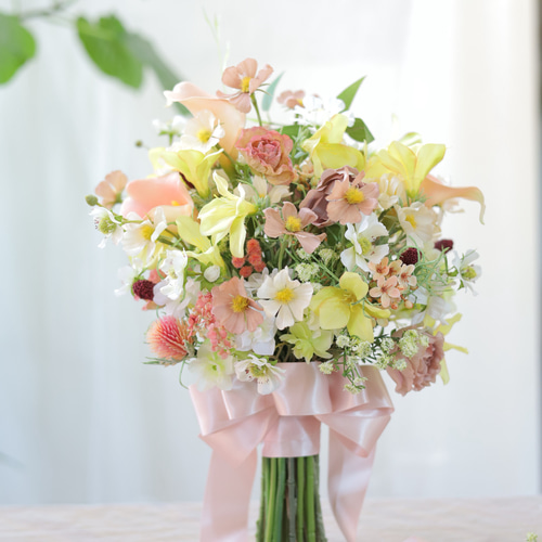 フェミニン コスモスブーケ ウェディングブーケ ブートニア