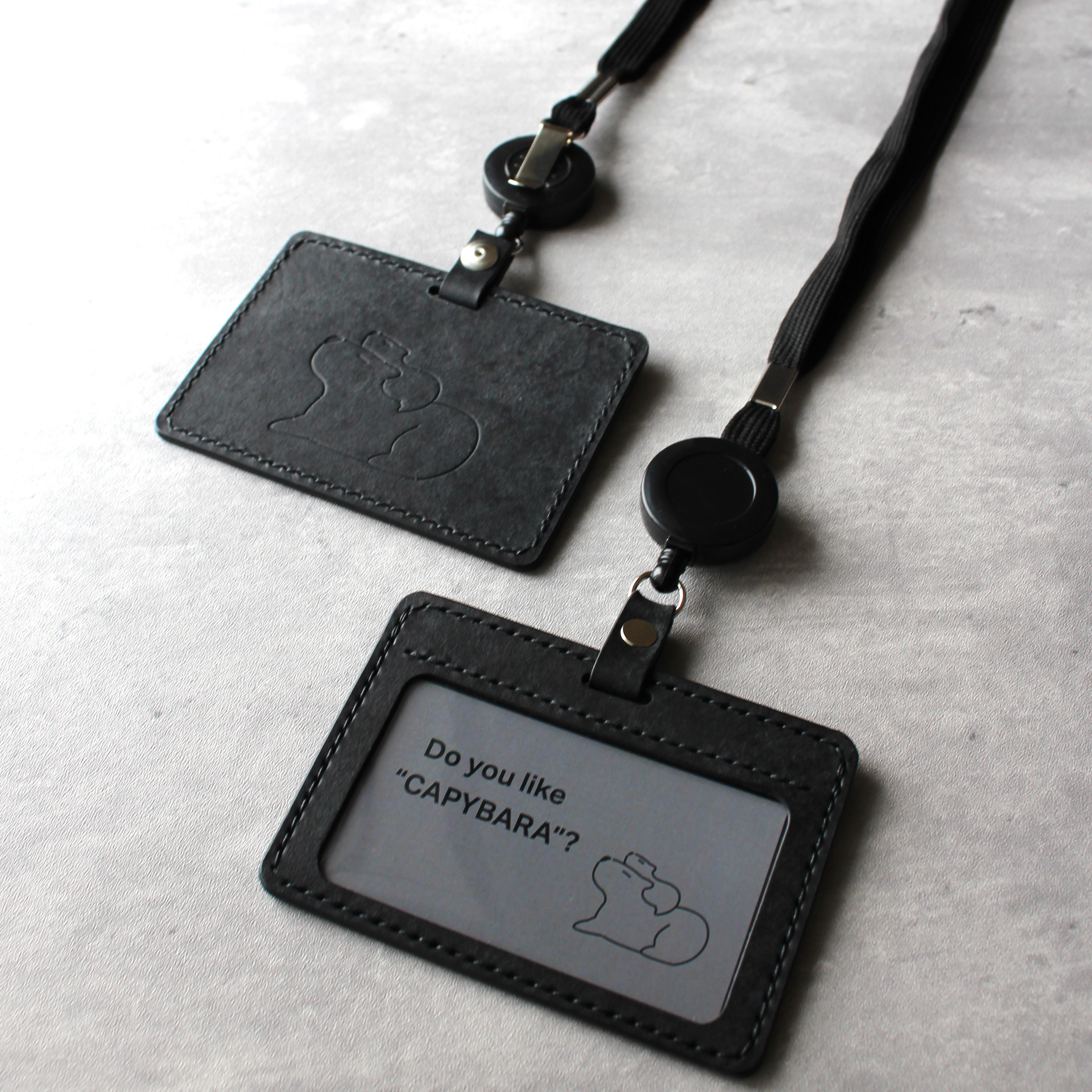 カピバラのIDカードホルダー