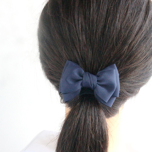 シンプルなトリプルリボンヘアゴム フォーマル (黒/紺) お受験 卒業式 入学式 グログランリボン 2枚目の画像
