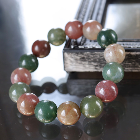 インドアゲート（インディアンアゲート・インド瑪瑙）をぐるっと並べた