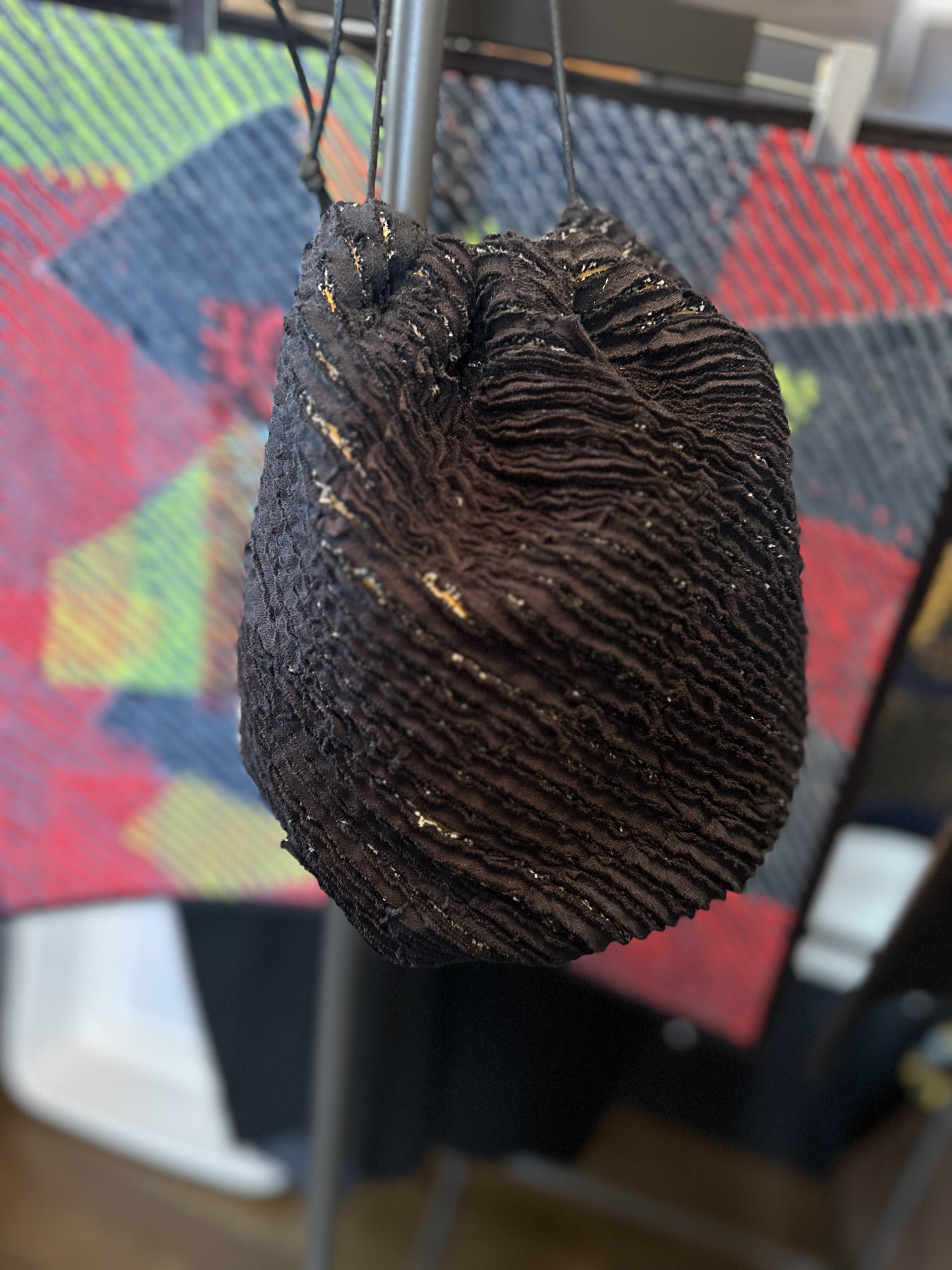 スラッシュキルト巾着バッグ【オールブラック】