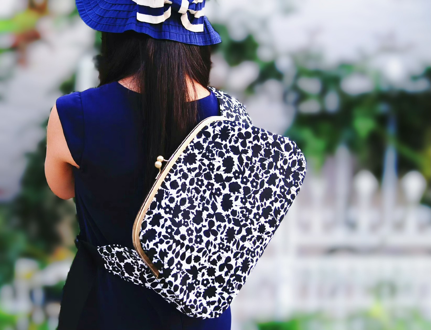 肩紐幅広5cm☆軽量☆肩こりしない☆ビッグサイズがま口ボディバッグ☆レディース☆メンズ☆斜め掛け☆軽いバッグ☆ブラック