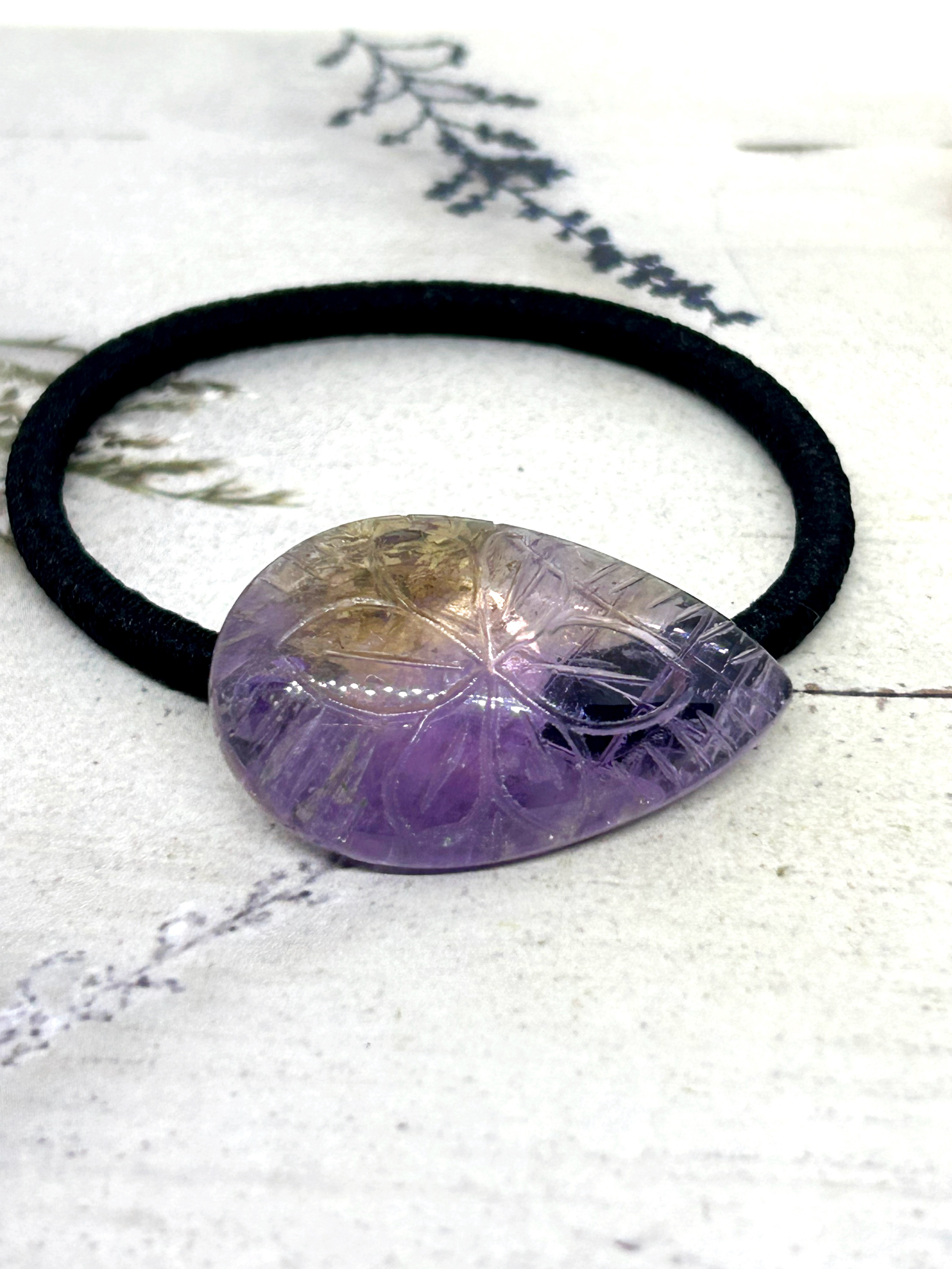 1253. 天然石　宝石質　アメトリン　AAA+  彫刻入り　ヘアゴム