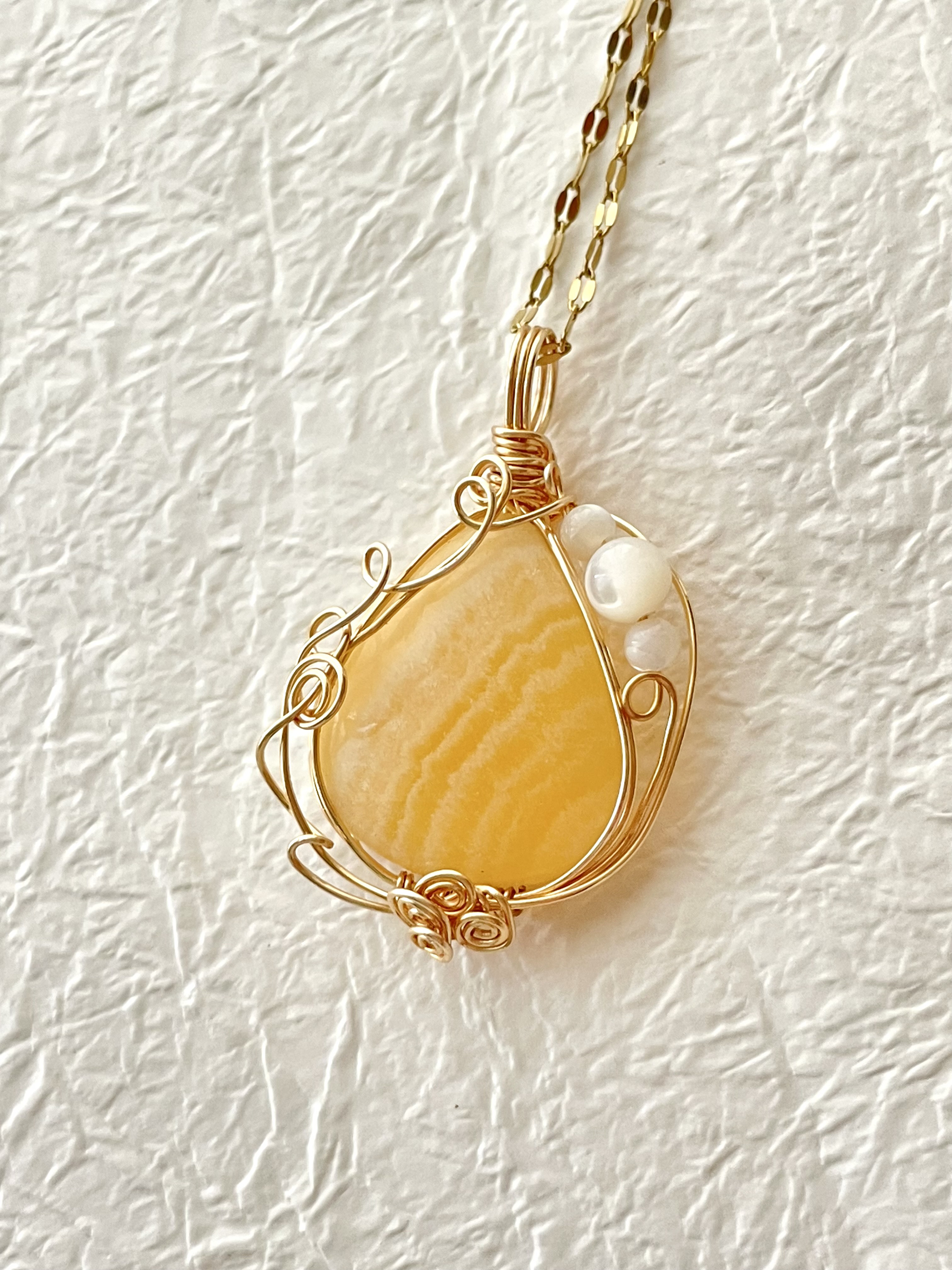 天然石　精密彫刻 根付　ペンダントトップ　置物 天然石 精密彫刻 根付 ペンダントトップ 置物