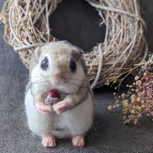 受注制作✨✨羊毛フェルト エゾモモンガ 立体・オブジェ yellow sheep