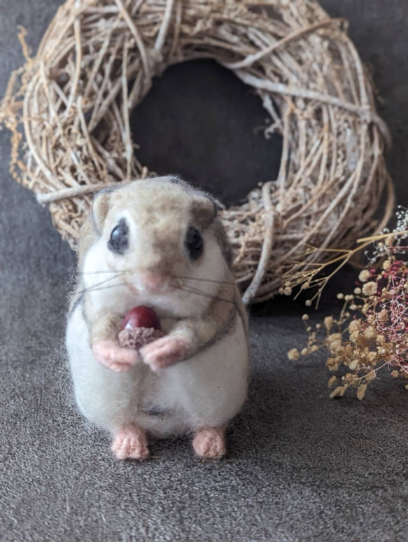 受注制作✨✨羊毛フェルト エゾモモンガ 立体・オブジェ yellow sheep