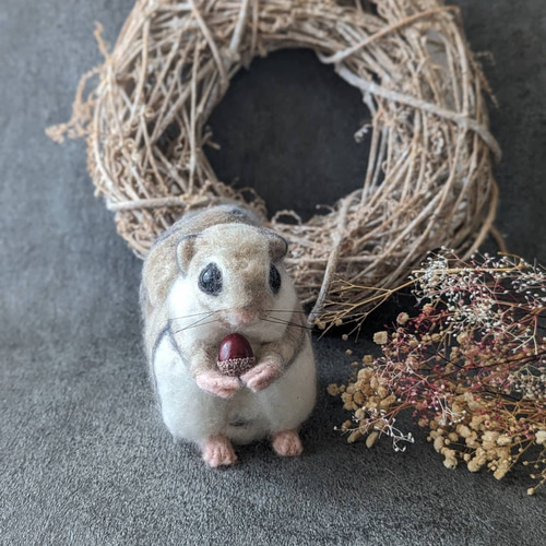 受注制作✨✨羊毛フェルト エゾモモンガ 立体・オブジェ yellow sheep