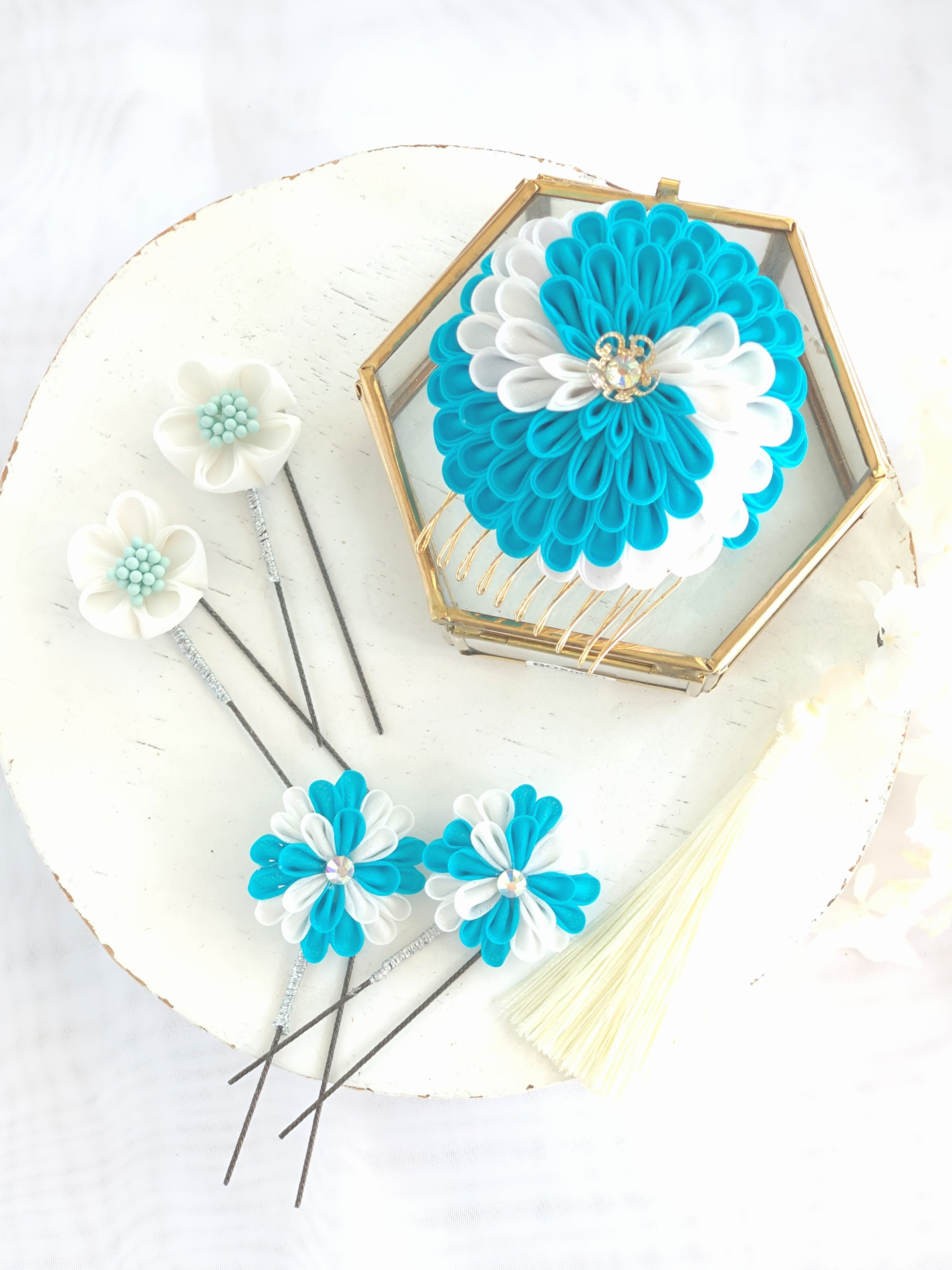 つまみ細工髪飾り(青)