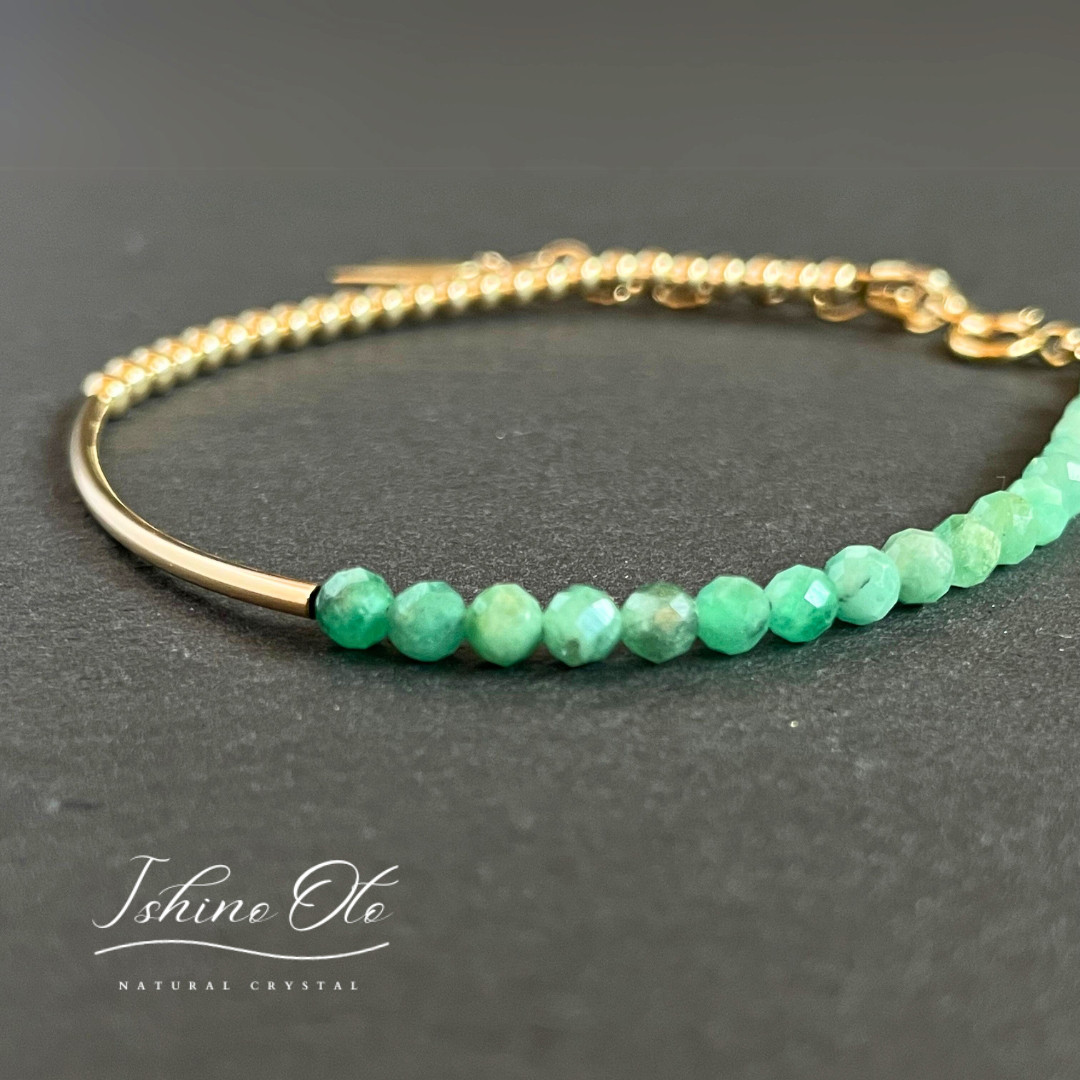 寄り添う輝き エメラルドと14KGFビーズのブレスレット