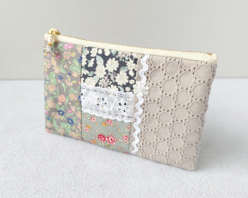 hina009様、専用。パッチワークのフラットポーチ （グレー系） はぎれ