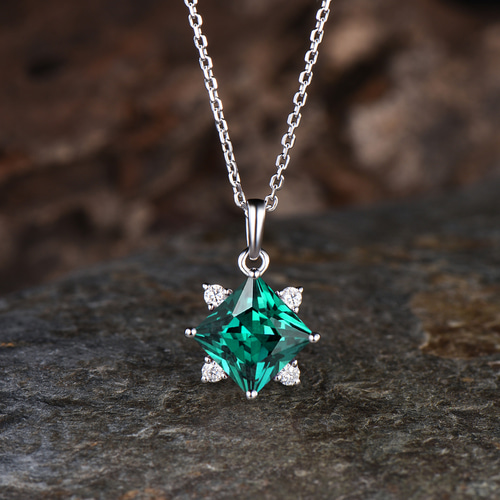 SV925 エメラルド　目　ラウンドペンダント SV925 エメラルド 目 ラウンドペンダント SV925 エメラルド 目