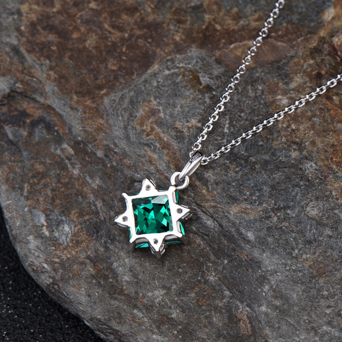 Green❣️エメラルドグリーン 天然石エメラルド多層ビーズネックレス エメラルドグリーン の 一連 ロングネックレス 緑 パール チェコ
