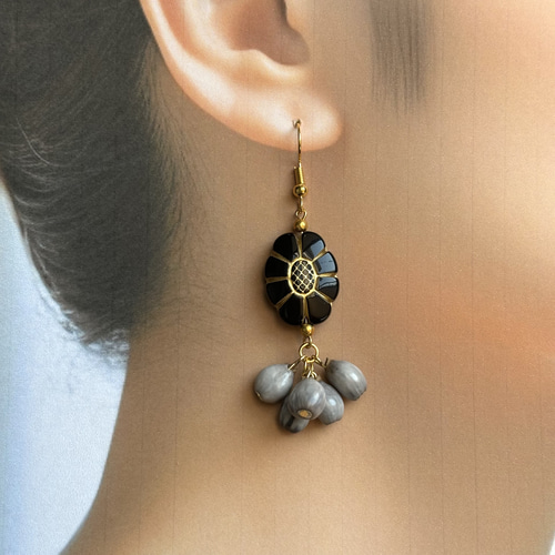 自然素材ジュズダマピアス＊花＊ブラック＊数珠玉＊エスニック