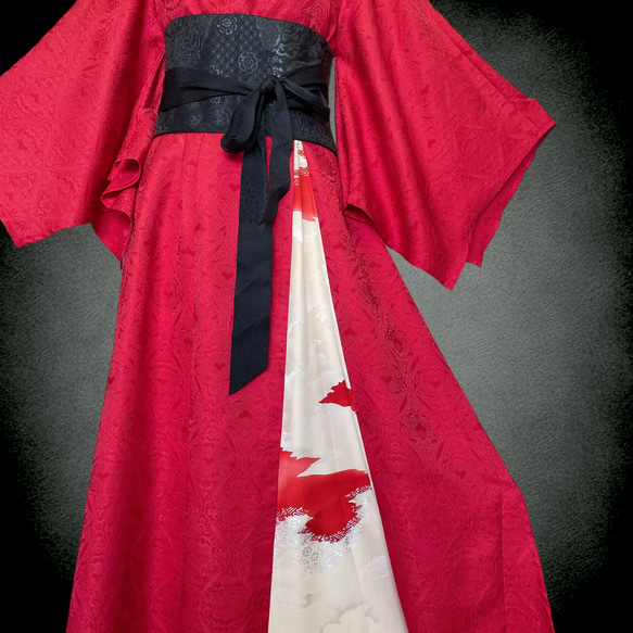 反物仕立て 三彩染め 優美な袖感 赤 差し色ワンピース フォーマル 上質 着物リメイク 正絹 M～２Ｌ T6801） M～２Ｌ