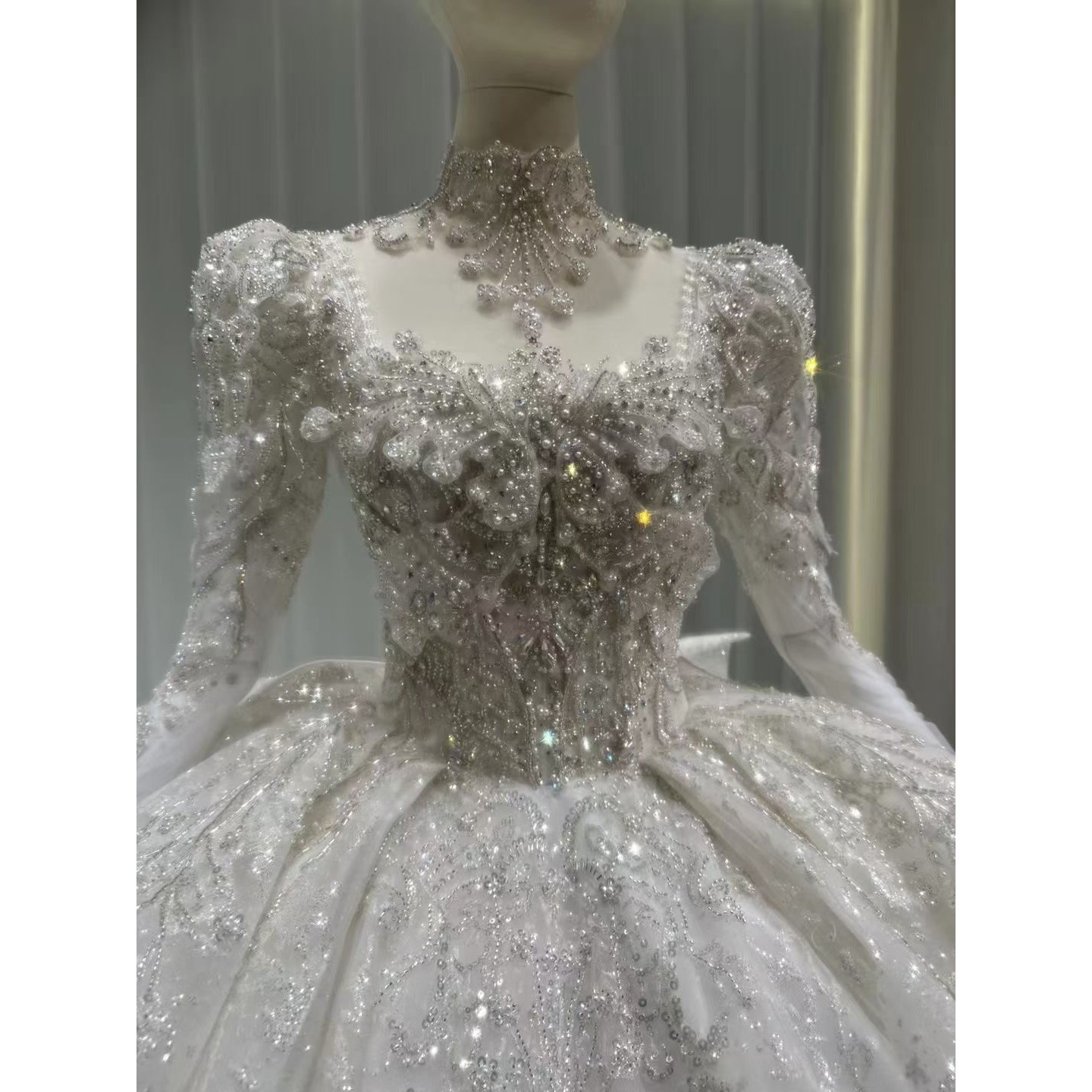 新入荷続々！たっぷりビジュー　スクエアネック　長袖　豪華トレーン　バックリボン編み上げ　ウェディングドレス　前撮り二次会 35,737円