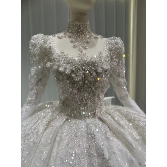 新入荷続々！たっぷりビジュー スクエアネック 長袖 豪華トレーン  