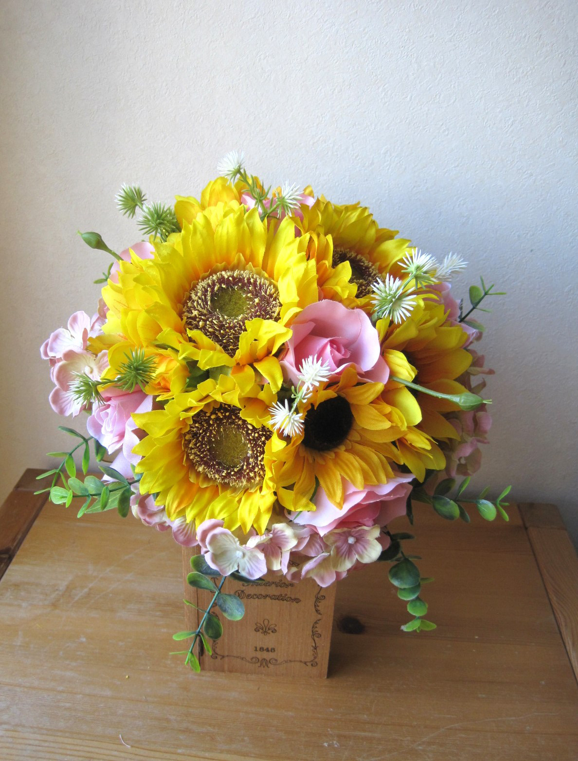 ひまわりのクラッチブーケ。大人気♪ブートニア付き♪生花みたいに綺麗な造花です♪高品質なのに安い