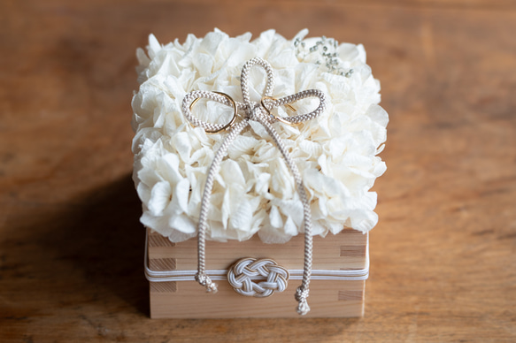 ますます幸せ＊ひのき枡のあじさいリングピロー＊胡粉色 リングピロー