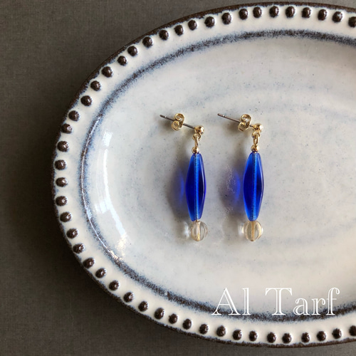 チェコビーズ ひし形とまるのゆらゆらピアス/イヤリング(Blue) ピアス