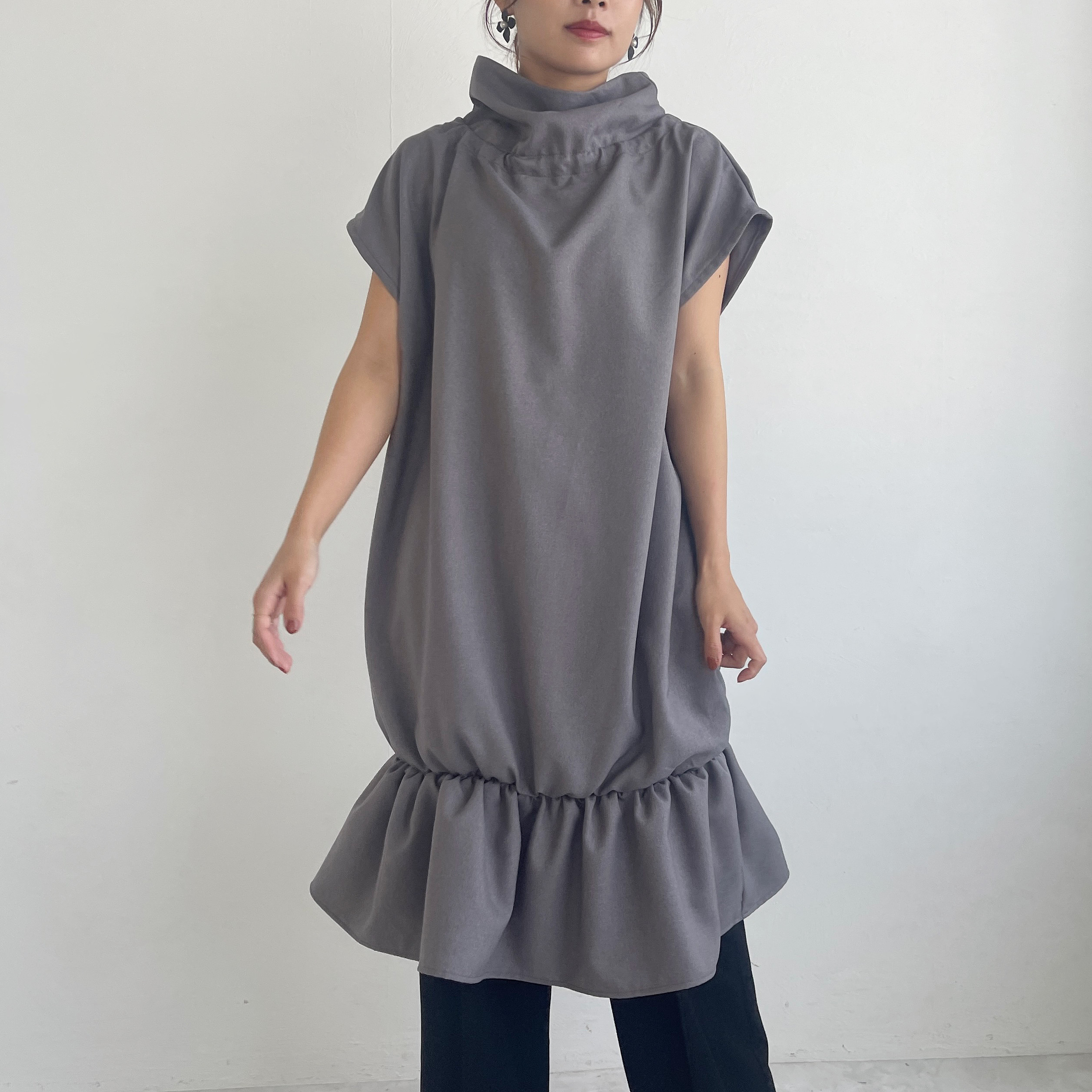 ハイネックフレアヘムトップス (gray)