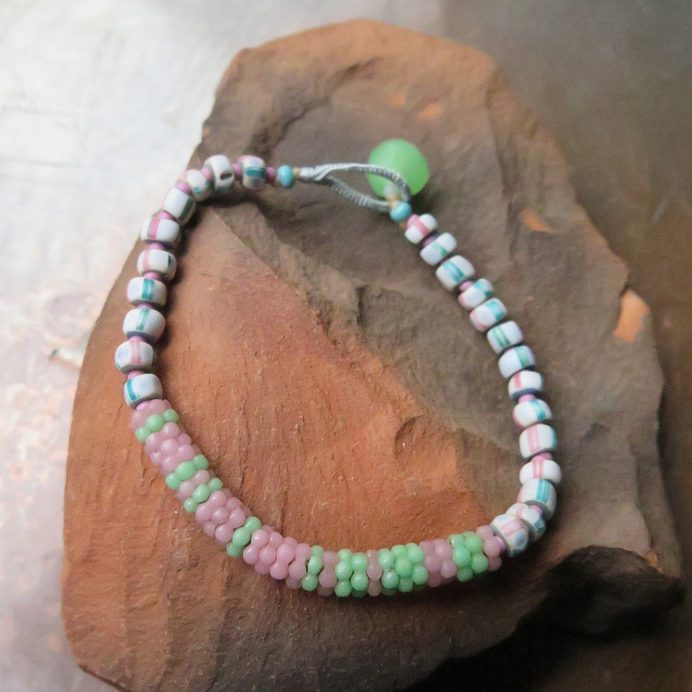 アンティーク　ウランガラス　＋　カンネ　＆　フラワービーズ　ブレスレット　百世 momotose（西）