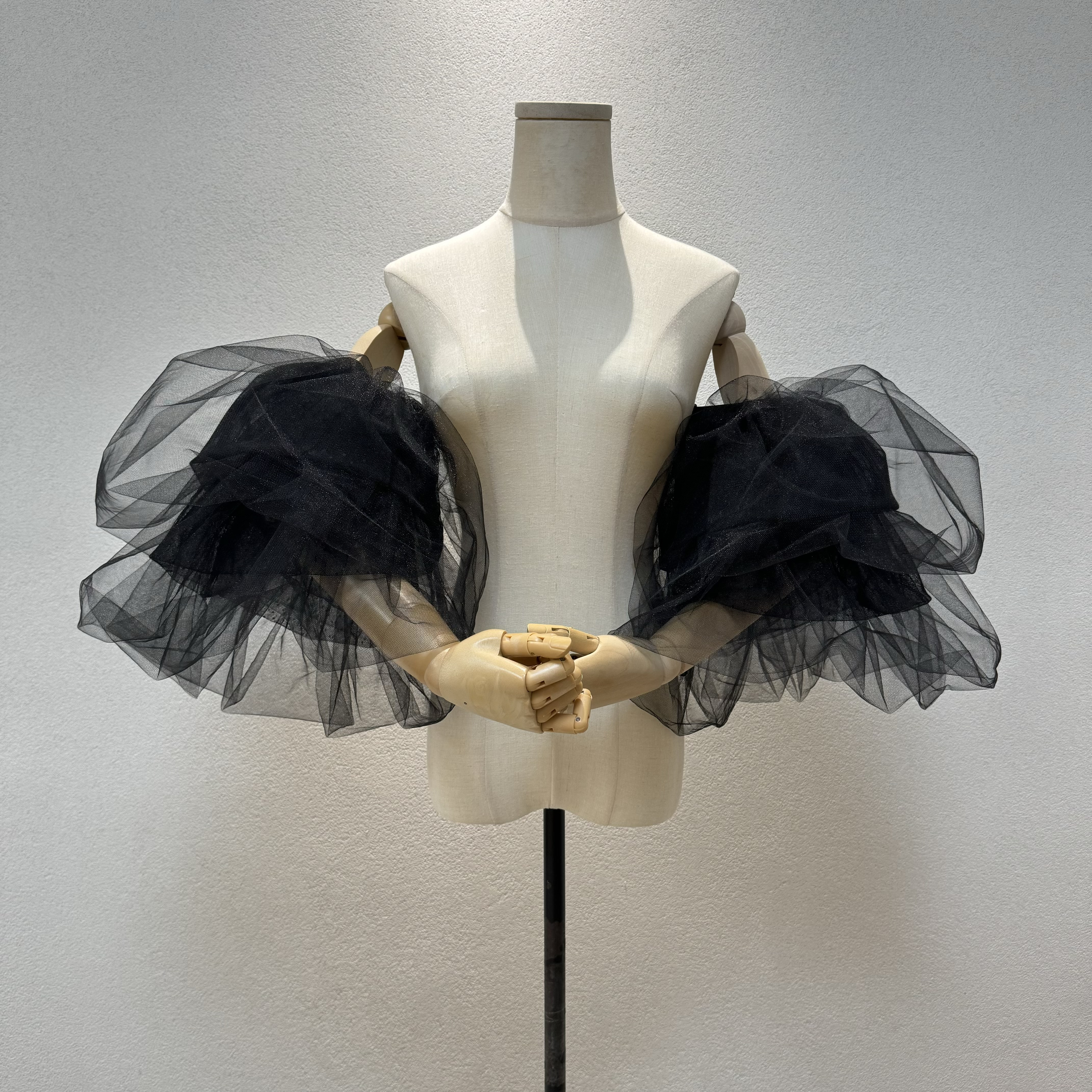 お買い得！ソフトチュール　上質な袖　サイズオーダー　前撮り二次会撮影旅行　ボリューム　オフショルダー付け袖　二の腕カバー