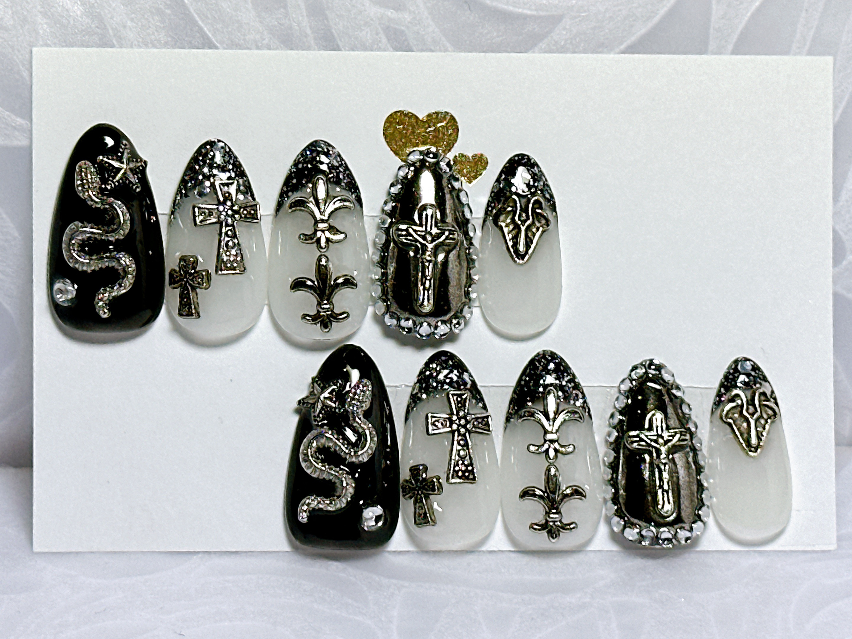 現品販売☆ネイルチップ☆ブラック☆クロムネイル☆フレンチ☆蛇  