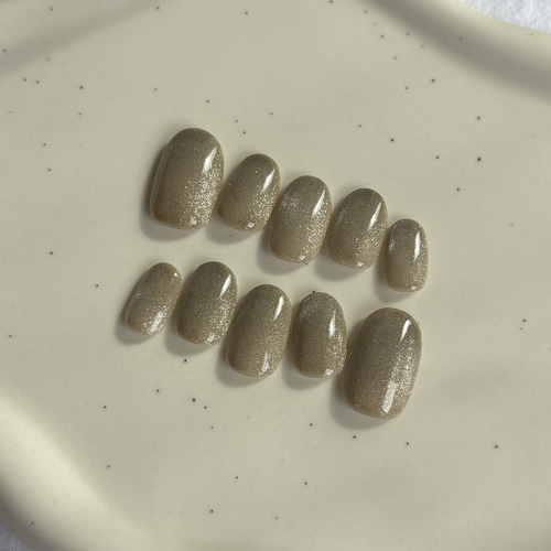 No.2 ミルキーベージュマグネットネイル /ギラギラネイル/ キラキラ