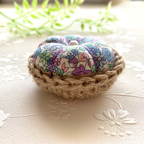 短い針が迷子にならないピンクッション針山♡忘れな草 その他雑貨 R&Y