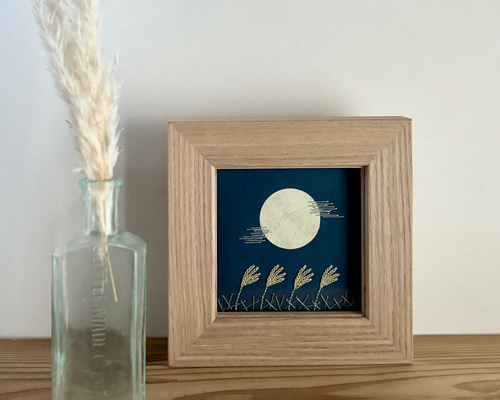 【BOXフレーム付き】羊毛フェルト刺繍『大きな満月の夜に』ハンドメイド　羊毛絵画 BOXフレーム付き】羊毛フェルト刺繍『大きな満月の夜に