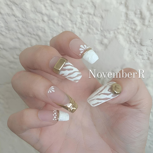 LA745☆おしゃれゼブラ柄×ゴールドミラーネイルチップ ネイルチップ