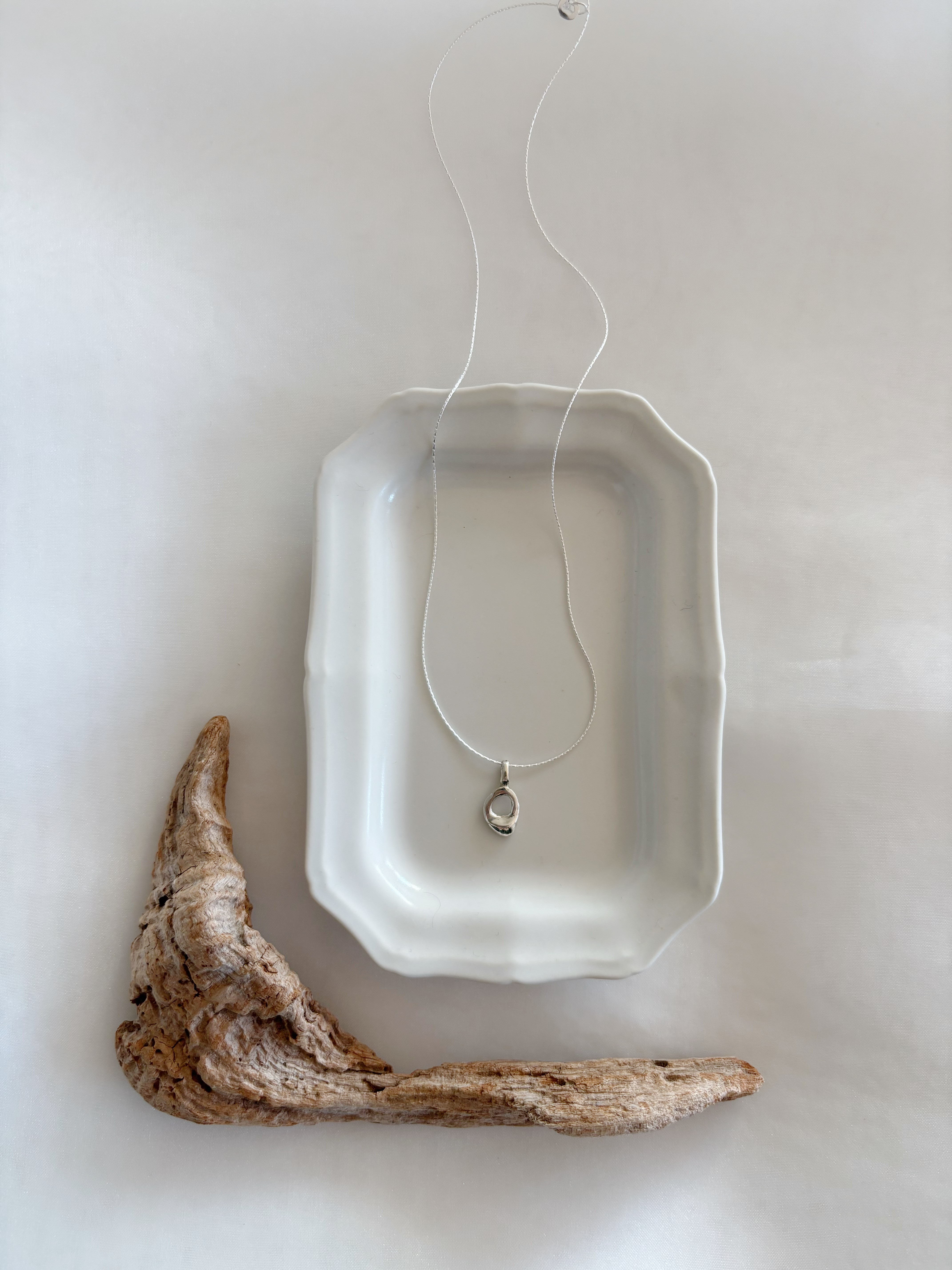 シルバー　ネックレス　“melt”