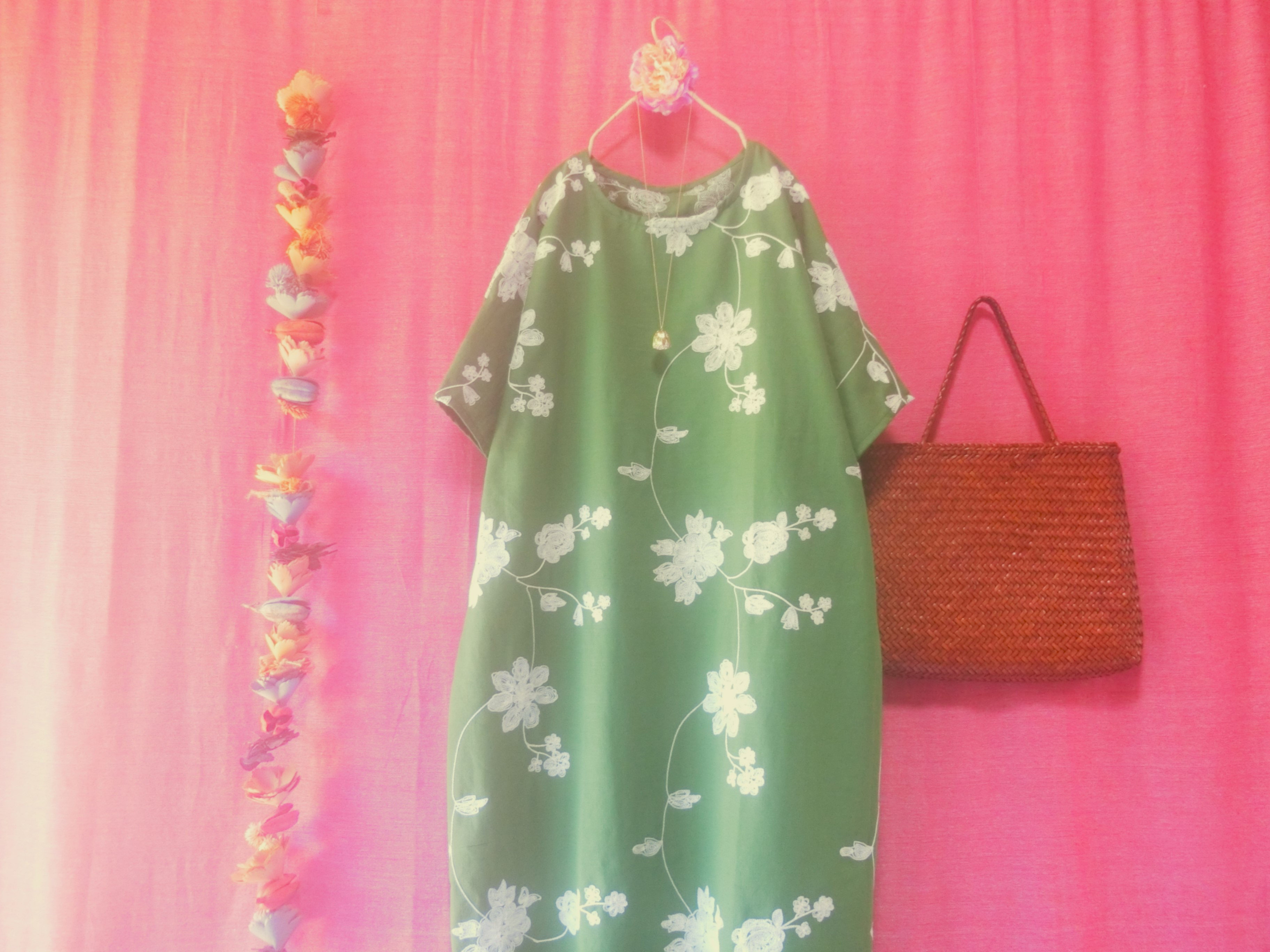 ◆sale◆ 六分袖フラワー刺繍 ゆったりワンピース green