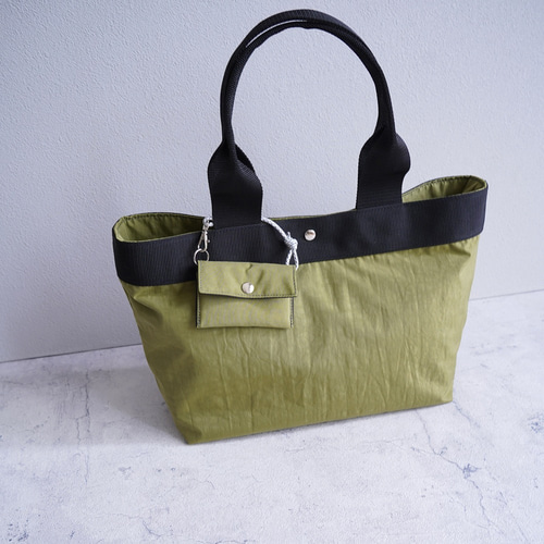 通勤に便利なA4対応トートバッグ◎軽量・撥水(オリーブグリーン)大容量