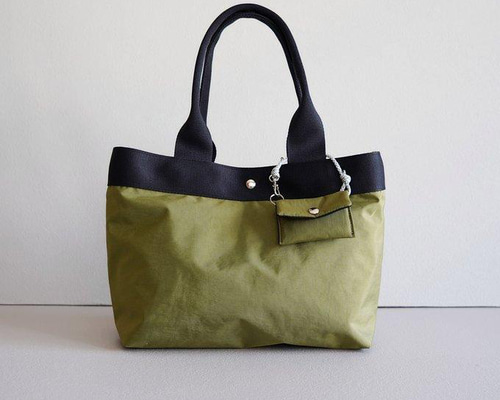 オリーブグリーン☆ハンドメイド★ビーズトートバッグ bbb6a6d02b6cff0f40f3f6a77a0490
