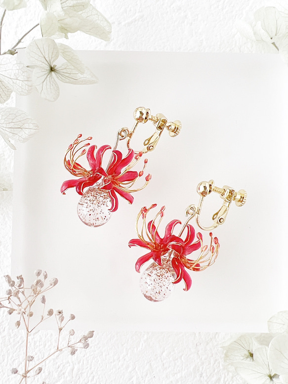 Paccaral 赤いお花モチーフ ピアス 赤い彼岸花のピアス/イヤリング 受注制作 ピアス（フック