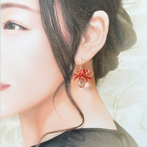 Paccaral 赤いお花モチーフ ピアス Paccaral 赤いお花モチーフ ピアス 彼岸花 赤 ピアスorイヤリング
