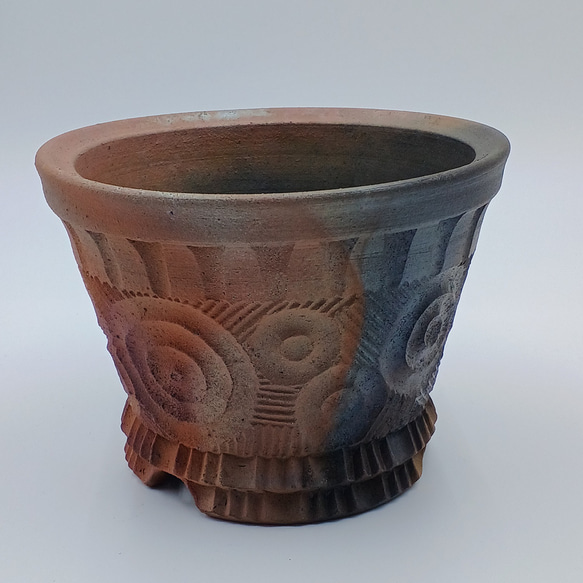 Bs Lab の植木鉢 C-6 (炭化焼成・匣詰め・窯変・緋色・焼締・彫文) 