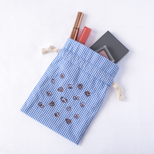 刺繍入りギンガムチェックの巾着ポーチ 巾着袋 mopoちゃん（ブルー