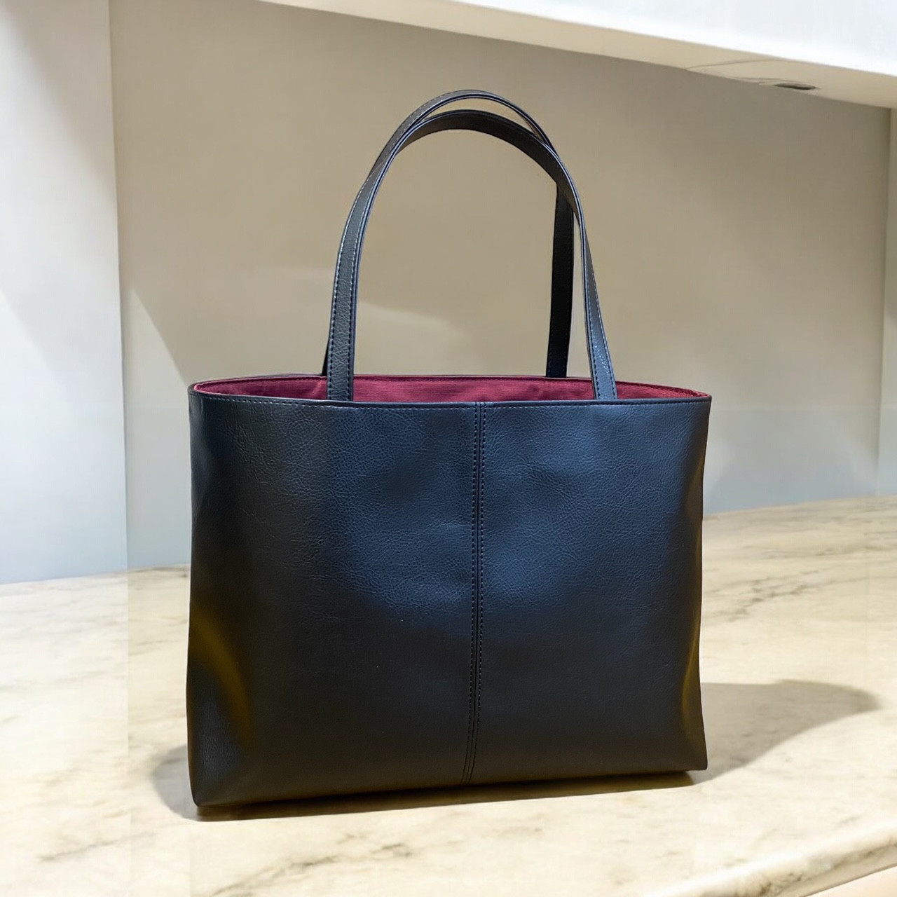 【日本製】超軽量280ｇ 上質PUレザー 防水 A4ファイル対応 底硬めで自立します トートバッグ ブラック