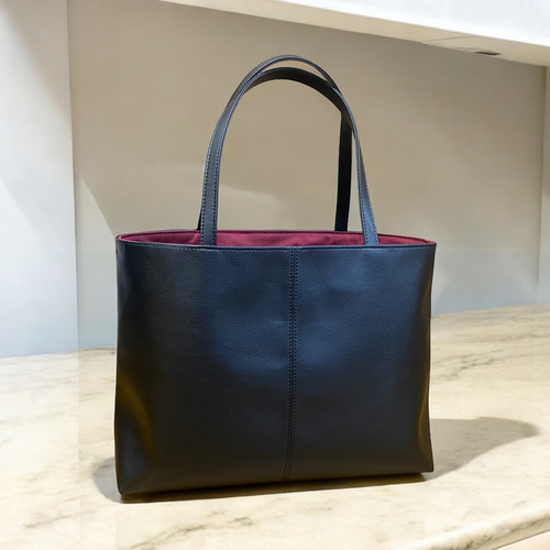 日本製】超軽量280g 上質PUレザー 防水 A4ファイル対応 底硬めで自立