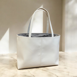 日本製】超軽量280g 上質PUレザー 防水 A4ファイル対応 底硬めで自立