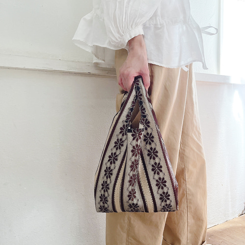 フランス製ヴィンテージレース編み生地のバッグ（BROWN * CREAM Stripe