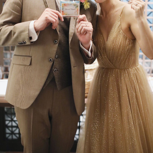 実例写真！カラードレス シャンパン色 キャミソール キラキラ  