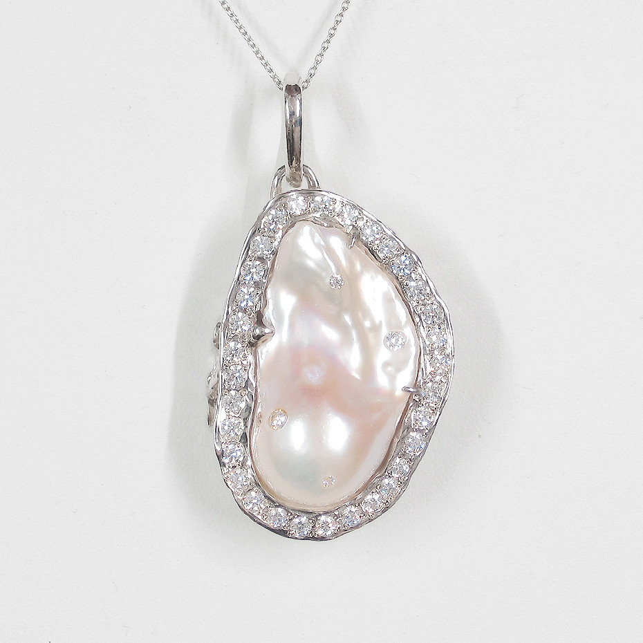 27×15mm本真珠（バロック、淡水）とSV925のトップ（ナチュラルカラー、ホワイト、大粒、ロジウム、6月の誕生石）