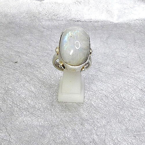 送料無料！幻想的な輝き・ブルームーンストーンのシルバー925のリング（指輪）26