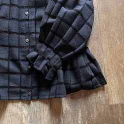 【前後で着れる2wayブラウス】ブロックチェックの起毛レース/コードラッセルレース 4枚目の画像